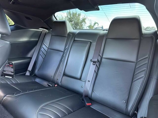 Черный Додж Челенджер, объемом двигателя 6.2 л и пробегом 29 тыс. км за 12000 $, фото 14 на Automoto.ua