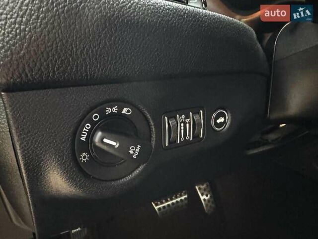 Черный Додж Челенджер, объемом двигателя 5.7 л и пробегом 92 тыс. км за 35990 $, фото 13 на Automoto.ua