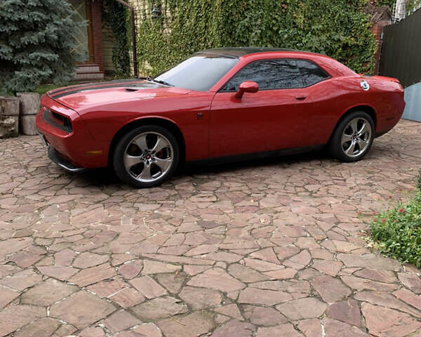 Червоний Додж Challenger, об'ємом двигуна 3.6 л та пробігом 250 тис. км за 14000 $, фото 2 на Automoto.ua