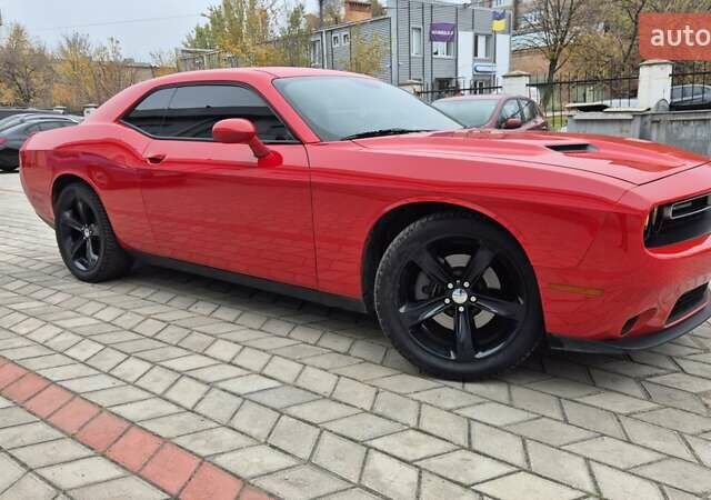 Червоний Додж Challenger, об'ємом двигуна 3.6 л та пробігом 124 тис. км за 15700 $, фото 4 на Automoto.ua
