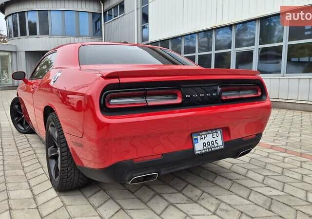 Червоний Додж Challenger, об'ємом двигуна 3.6 л та пробігом 124 тис. км за 15700 $, фото 1 на Automoto.ua