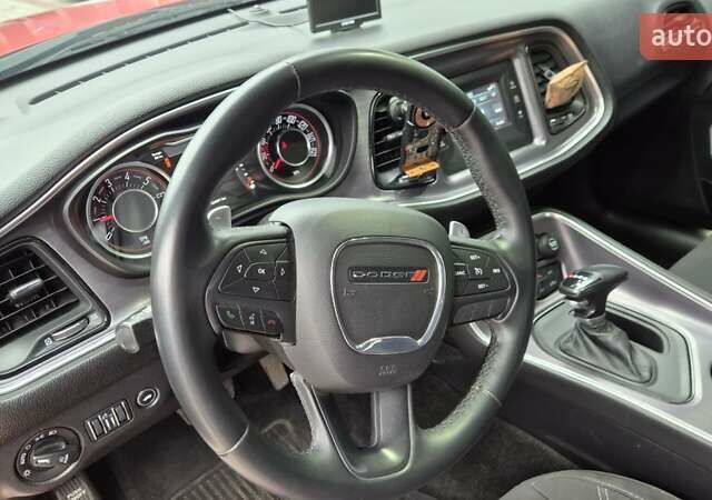 Червоний Додж Challenger, об'ємом двигуна 3.6 л та пробігом 124 тис. км за 15700 $, фото 60 на Automoto.ua