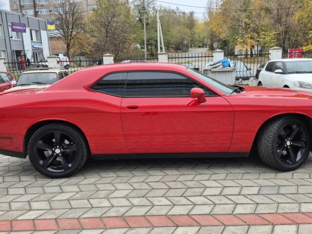 Червоний Додж Challenger, об'ємом двигуна 3.6 л та пробігом 124 тис. км за 15700 $, фото 4 на Automoto.ua