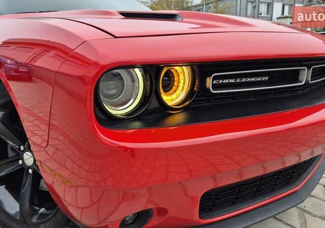 Червоний Додж Challenger, об'ємом двигуна 3.6 л та пробігом 124 тис. км за 15700 $, фото 9 на Automoto.ua