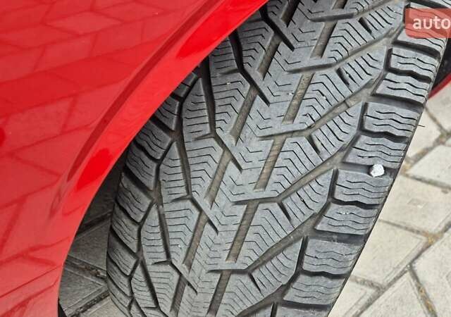 Червоний Додж Challenger, об'ємом двигуна 3.6 л та пробігом 124 тис. км за 15700 $, фото 32 на Automoto.ua