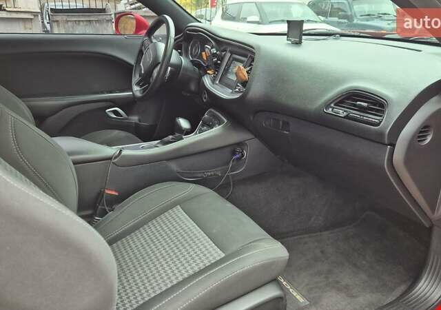 Червоний Додж Challenger, об'ємом двигуна 3.6 л та пробігом 124 тис. км за 15700 $, фото 62 на Automoto.ua