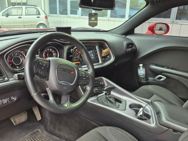 Червоний Додж Challenger, об'ємом двигуна 3.6 л та пробігом 124 тис. км за 15700 $, фото 5 на Automoto.ua