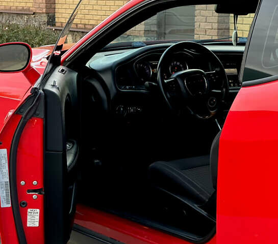 Красный Додж Челенджер, объемом двигателя 3.6 л и пробегом 159 тыс. км за 17200 $, фото 18 на Automoto.ua