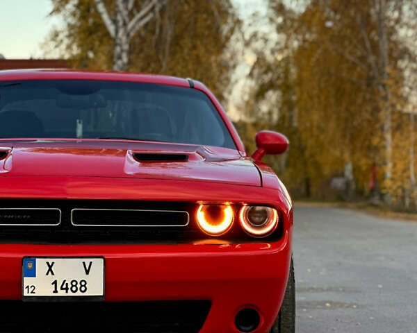 Красный Додж Челенджер, объемом двигателя 3.6 л и пробегом 159 тыс. км за 17200 $, фото 27 на Automoto.ua