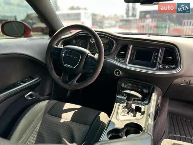 Красный Додж Челенджер, объемом двигателя 3.6 л и пробегом 168 тыс. км за 17099 $, фото 12 на Automoto.ua