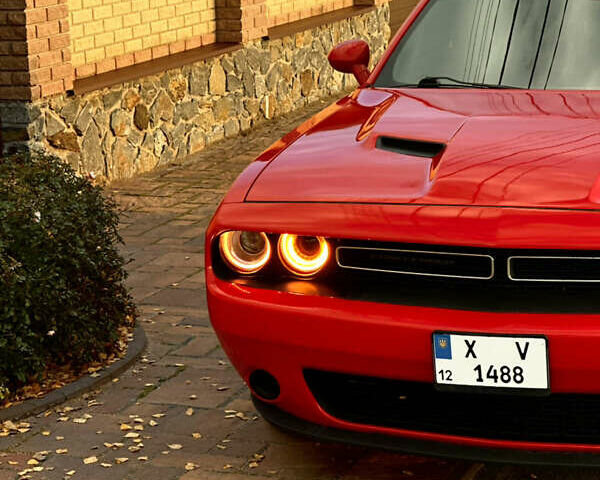 Красный Додж Челенджер, объемом двигателя 3.6 л и пробегом 159 тыс. км за 17200 $, фото 5 на Automoto.ua