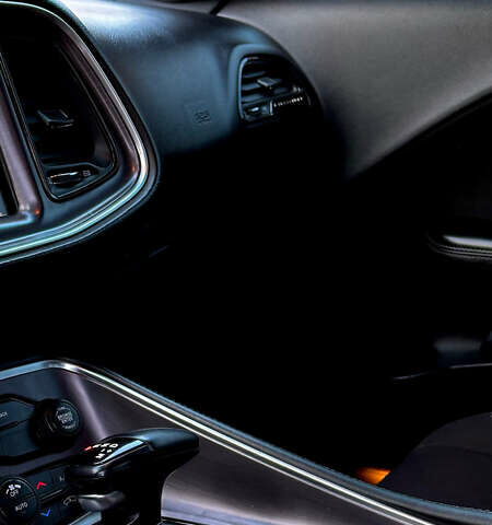 Красный Додж Челенджер, объемом двигателя 3.6 л и пробегом 159 тыс. км за 17200 $, фото 36 на Automoto.ua