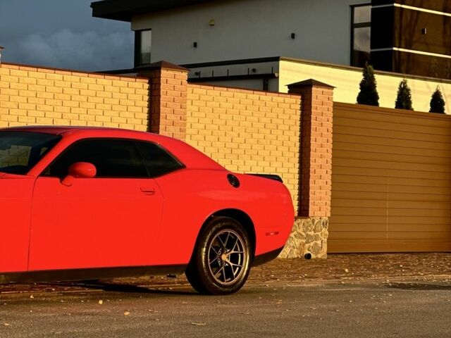 Додж Челенджер 2016 в Кропивницком (Кировограде) на Automoto.ua Красный Додж Челенджер, объемом двигателя 3.6 л и пробегом 160 тыс. км за 17200 $, фото 2 на Automoto.ua