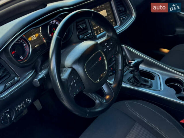 Красный Додж Челенджер, объемом двигателя 3.6 л и пробегом 159 тыс. км за 17200 $, фото 38 на Automoto.ua