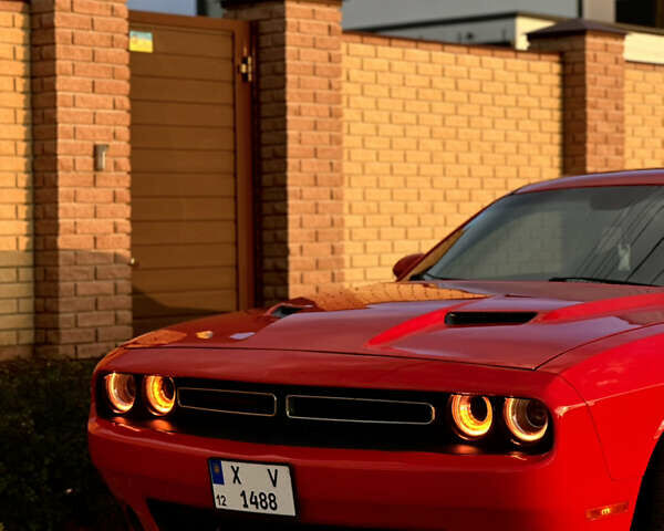 Красный Додж Челенджер, объемом двигателя 3.6 л и пробегом 159 тыс. км за 17200 $, фото 4 на Automoto.ua