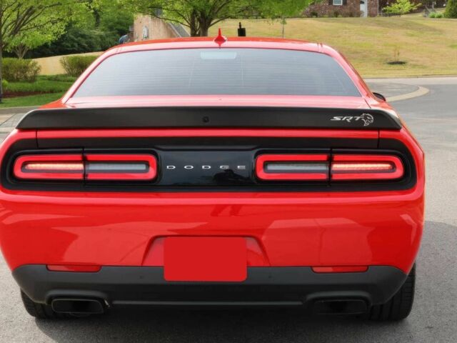 Червоний Додж Challenger, об'ємом двигуна 6.2 л та пробігом 69 тис. км за 25000 $, фото 4 на Automoto.ua