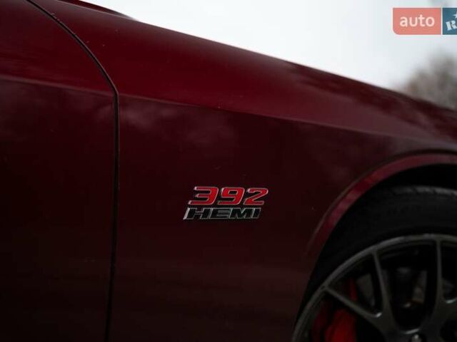 Красный Додж Челенджер, объемом двигателя 6.42 л и пробегом 76 тыс. км за 37000 $, фото 4 на Automoto.ua