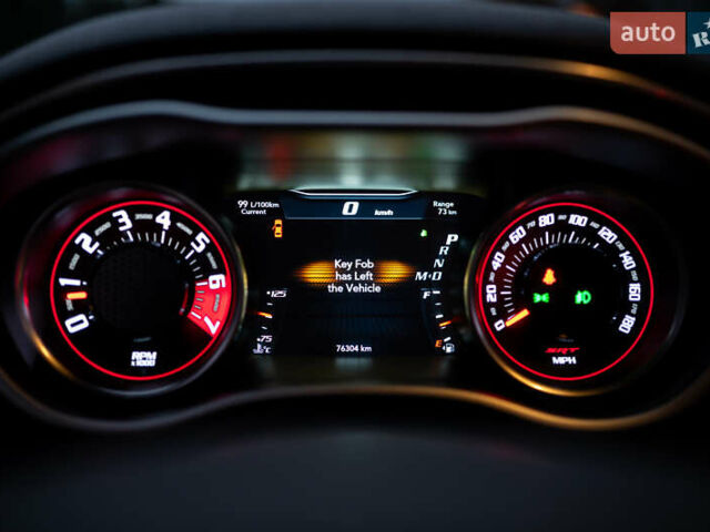 Красный Додж Челенджер, объемом двигателя 6.42 л и пробегом 76 тыс. км за 37000 $, фото 11 на Automoto.ua