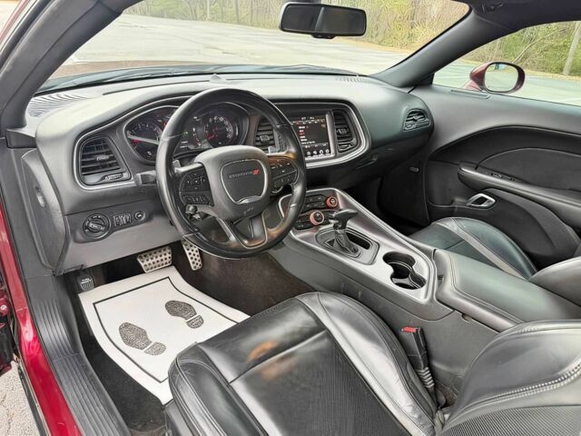 Красный Додж Челенджер, объемом двигателя 3.6 л и пробегом 36 тыс. км за 14000 $, фото 7 на Automoto.ua