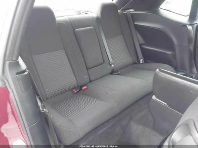 Додж Челенджер 2018 в Ровно на Automoto.ua Красный Додж Челенджер, объемом двигателя 3.6 л и пробегом 84 тыс. км за 4500 $, фото 7 на Automoto.ua