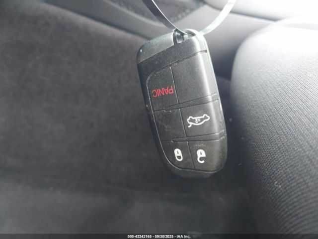 Додж Челенджер 2018 в Ровно на Automoto.ua Красный Додж Челенджер, объемом двигателя 3.6 л и пробегом 84 тыс. км за 4500 $, фото 10 на Automoto.ua