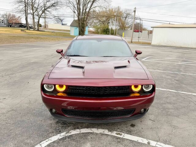 Красный Додж Челенджер, объемом двигателя 3.6 л и пробегом 36 тыс. км за 14000 $, фото 1 на Automoto.ua