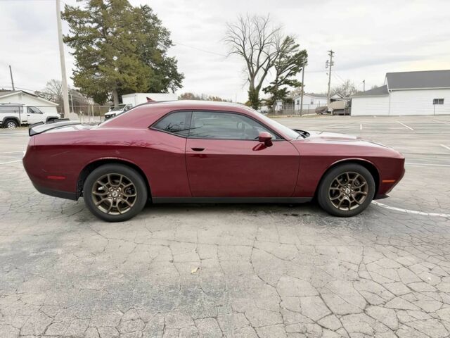 Красный Додж Челенджер, объемом двигателя 3.6 л и пробегом 36 тыс. км за 14000 $, фото 6 на Automoto.ua