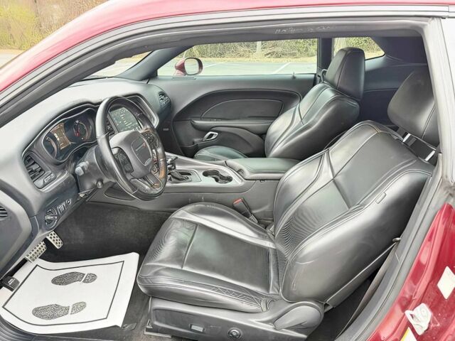 Красный Додж Челенджер, объемом двигателя 3.6 л и пробегом 36 тыс. км за 14000 $, фото 8 на Automoto.ua