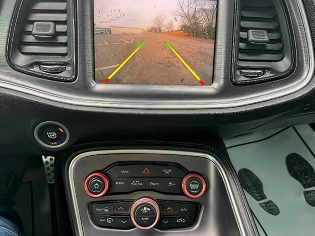 Красный Додж Челенджер, объемом двигателя 3.6 л и пробегом 36 тыс. км за 14000 $, фото 9 на Automoto.ua