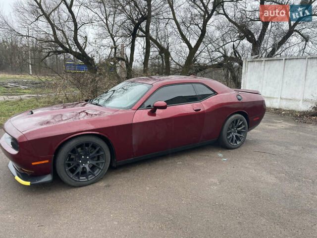 Красный Додж Челенджер, объемом двигателя 3.6 л и пробегом 124 тыс. км за 20500 $, фото 2 на Automoto.ua