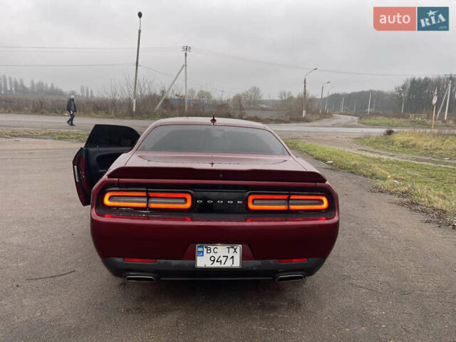 Красный Додж Челенджер, объемом двигателя 3.6 л и пробегом 124 тыс. км за 20500 $, фото 6 на Automoto.ua