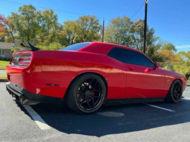 Додж Челенджер 2019 в Киеве на Automoto.ua Красный Додж Челенджер, объемом двигателя 6.4 л и пробегом 48 тыс. км за 16200 $, фото 3 на Automoto.ua