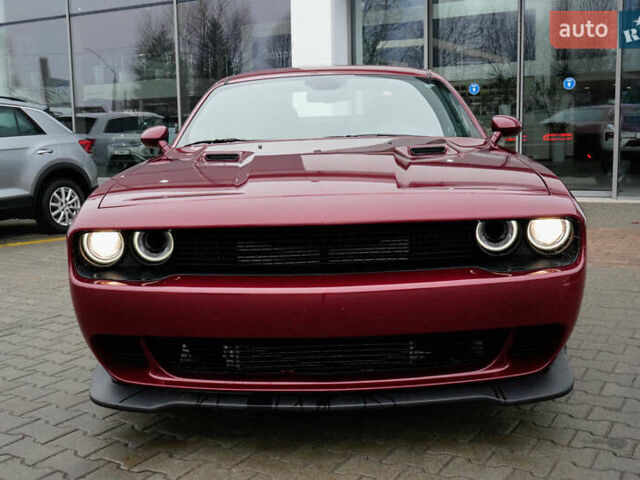 Красный Додж Челенджер, объемом двигателя 3.6 л и пробегом 13 тыс. км за 19999 $, фото 1 на Automoto.ua