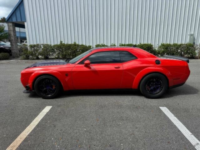 Красный Додж Челенджер, объемом двигателя 6.2 л и пробегом 41 тыс. км за 11200 $, фото 4 на Automoto.ua