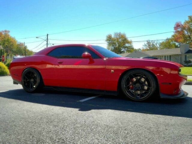 Додж Челенджер 2019 в Киеве на Automoto.ua Красный Додж Челенджер, объемом двигателя 6.4 л и пробегом 48 тыс. км за 16200 $, фото 1 на Automoto.ua