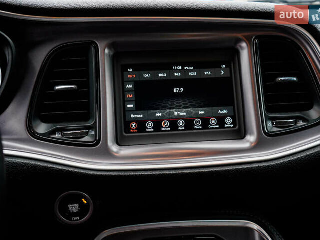 Красный Додж Челенджер, объемом двигателя 3.6 л и пробегом 13 тыс. км за 19999 $, фото 20 на Automoto.ua