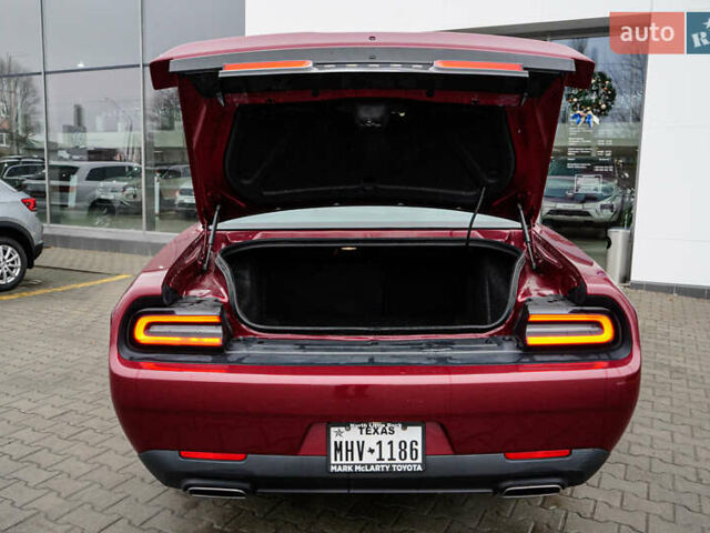 Красный Додж Челенджер, объемом двигателя 3.6 л и пробегом 13 тыс. км за 19999 $, фото 32 на Automoto.ua