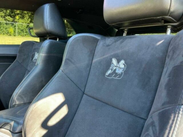 Додж Челенджер 2019 в Киеве на Automoto.ua Красный Додж Челенджер, объемом двигателя 6.4 л и пробегом 48 тыс. км за 16200 $, фото 12 на Automoto.ua