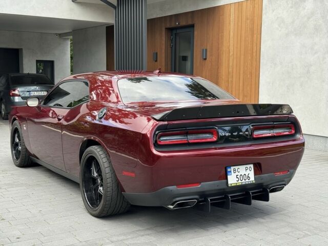 Красный Додж Челенджер, объемом двигателя 6.4 л и пробегом 66 тыс. км за 39000 $, фото 4 на Automoto.ua