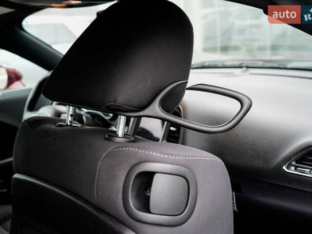 Красный Додж Челенджер, объемом двигателя 3.6 л и пробегом 13 тыс. км за 19999 $, фото 30 на Automoto.ua