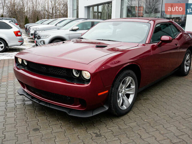 Красный Додж Челенджер, объемом двигателя 3.6 л и пробегом 13 тыс. км за 19999 $, фото 2 на Automoto.ua