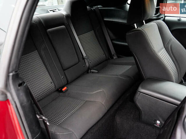 Красный Додж Челенджер, объемом двигателя 3.6 л и пробегом 8 тыс. км за 19999 $, фото 28 на Automoto.ua