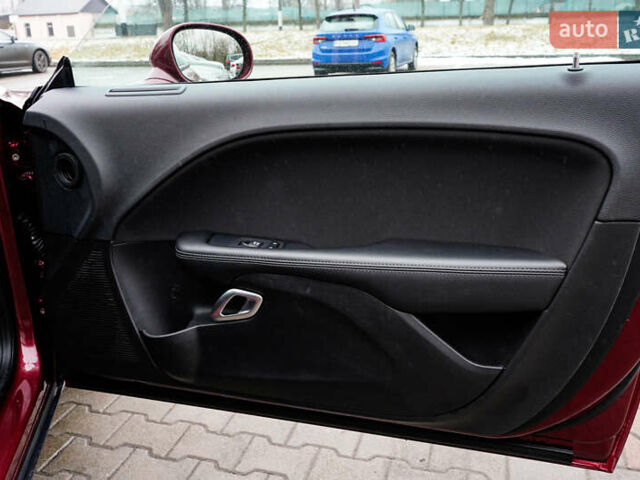 Красный Додж Челенджер, объемом двигателя 3.6 л и пробегом 8 тыс. км за 19999 $, фото 24 на Automoto.ua