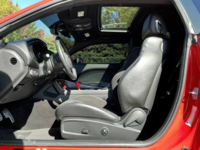 Додж Челенджер 2019 в Киеве на Automoto.ua Красный Додж Челенджер, объемом двигателя 6.4 л и пробегом 48 тыс. км за 16200 $, фото 7 на Automoto.ua