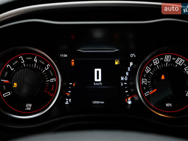 Красный Додж Челенджер, объемом двигателя 3.6 л и пробегом 13 тыс. км за 19999 $, фото 17 на Automoto.ua