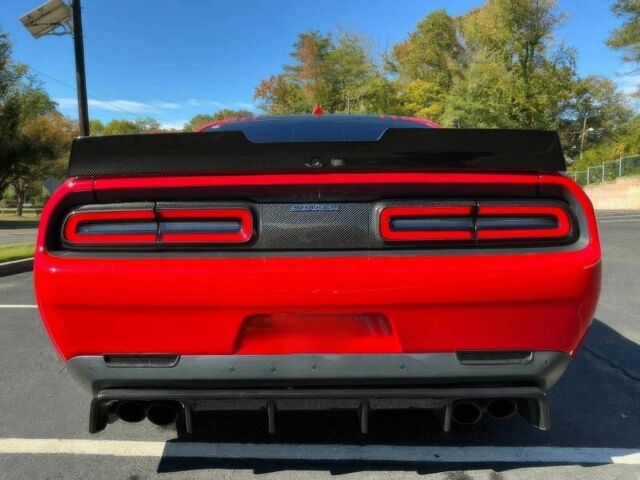 Додж Челенджер 2019 в Киеве на Automoto.ua Красный Додж Челенджер, объемом двигателя 6.4 л и пробегом 48 тыс. км за 16200 $, фото 4 на Automoto.ua