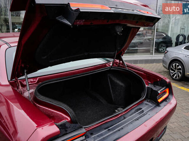 Красный Додж Челенджер, объемом двигателя 3.6 л и пробегом 8 тыс. км за 19999 $, фото 35 на Automoto.ua