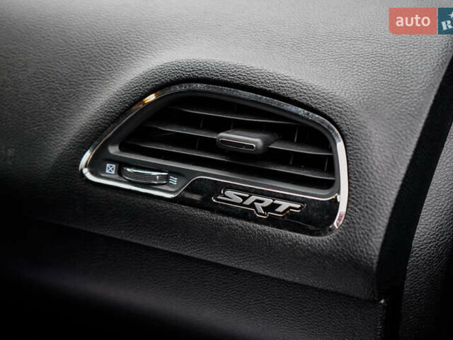 Красный Додж Челенджер, объемом двигателя 3.6 л и пробегом 8 тыс. км за 19999 $, фото 30 на Automoto.ua