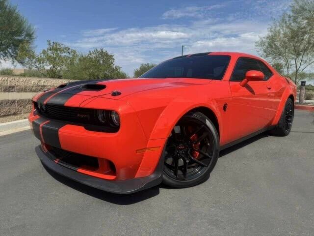 Червоний Додж Challenger, об'ємом двигуна 6.2 л та пробігом 37 тис. км за 8500 $, фото 1 на Automoto.ua