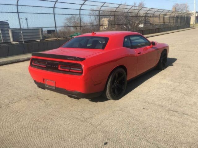 Додж Челенджер 2020 в Киеве на Automoto.ua Красный Додж Челенджер, объемом двигателя 6.2 л и пробегом 38 тыс. км за 12100 $, фото 7 на Automoto.ua